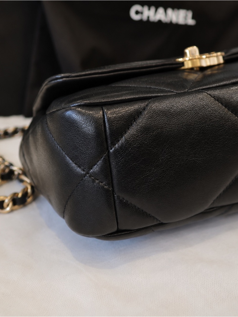 CHANEL 19 Medium Flap Bag Black Quilted Lambskin Mixed Hardware Excellent Condit - Picture 9 of 13